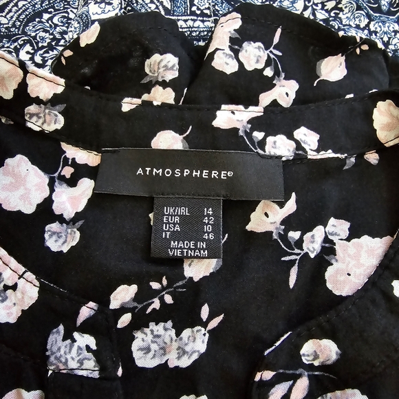 3- Atmosphere V-Neck Tunic Top Bundle Lot   Women's 10 - Picture 6 of 7